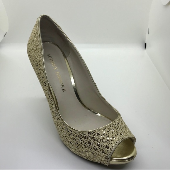 Sparkly Gold Heels - Picture 5 of 8